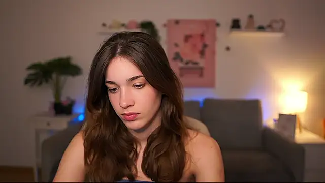 kissie cat online show from 20, 4, 2026