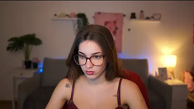 kissie cat online show from 13, 2, 2026