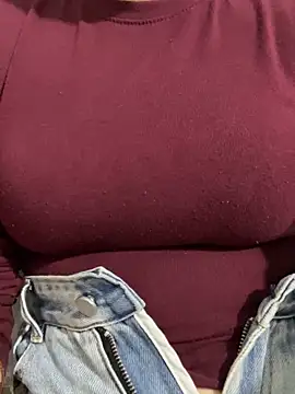 Snapshot of lanlan_girl2k chatting on 25, 11, 2025 lanlan girl2k online show from 25, 11, 2025