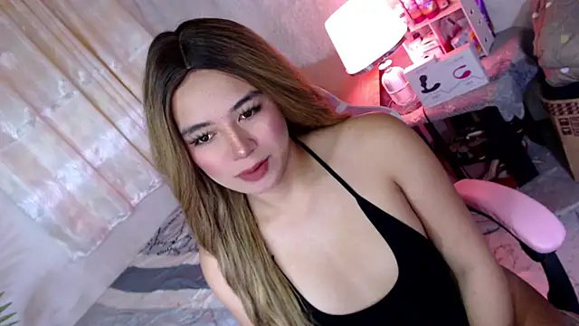 petiteellahxx online show from 29, 10, 2025