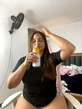 Andrea-Lu online show from 1, 10, 2025