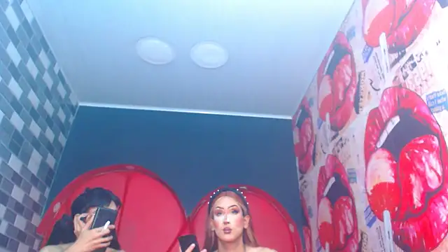 julessxcharlotte online show from 4, 11, 2025