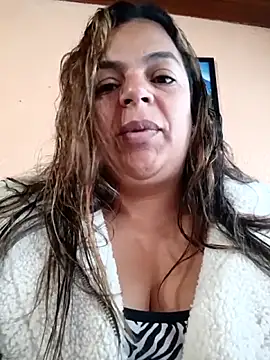 Mia-Glow online show from 9, 2, 2026