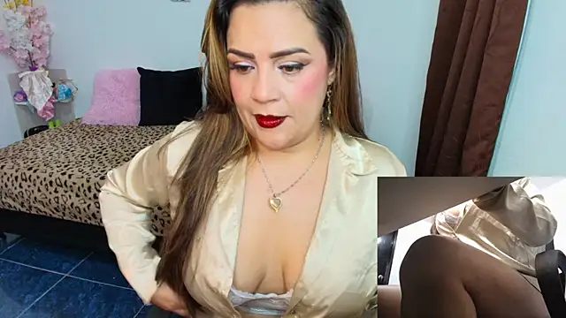 Snapshot of Paulina-Becerraa chatting on 5, 5, 2026 Paulina-Becerraa online show from 5, 5, 2026