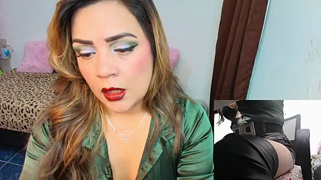 Snapshot of Paulina-Becerraa chatting on 13, 5, 2026 Paulina-Becerraa online show from 13, 5, 2026