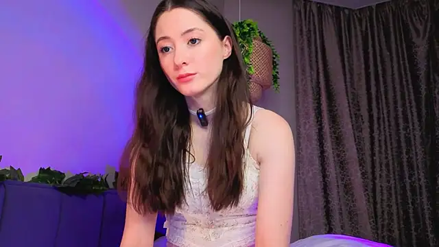 Snapshot of KayleeAgney chatting on 29, 11, 2025 KayleeAgney online show from 29, 11, 2025