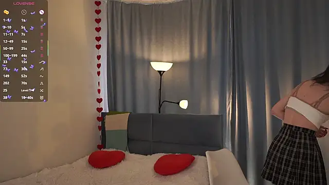 VernonKnapik online show from 21, 10, 2025