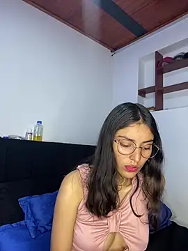 Snapshot of hotwife26 chatting on 14, 6, 2026 hotwife26 online show from 14, 6, 2026