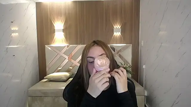 mia millan b online show from 30, 9, 2025