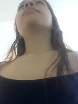 Snapshot of VictoriaFerro chatting on 11, 11, 2025 VictoriaFerro online show from 11, 11, 2025