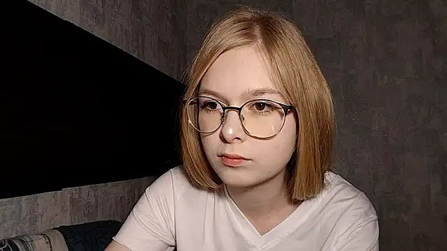 Snapshot of LiaVibes chatting on 20, 9, 2025 LiaVibes online show from 20, 9, 2025