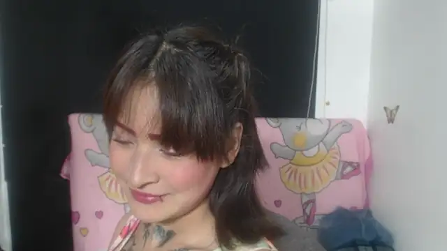 evelynesex online show from 13, 4, 2026