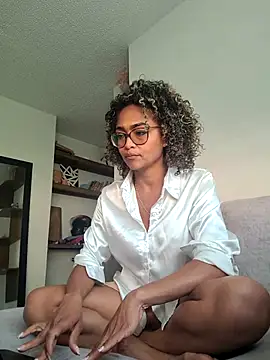 BiiancaEstradaa online show from 17, 10, 2025