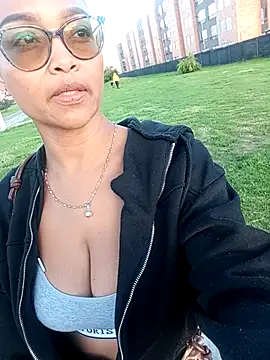 BiiancaEstradaa online show from 9, 4, 2026