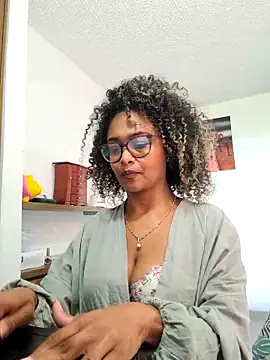 BiiancaEstradaa online show from 3, 4, 2026