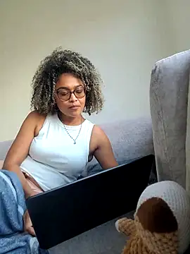 BiiancaEstradaa online show from 9, 2, 2026