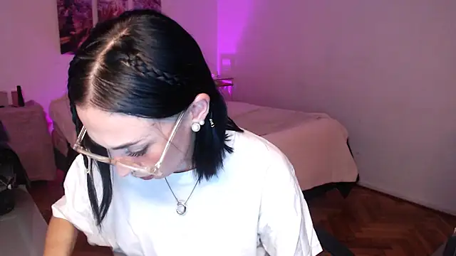 Sofia Amour online show from 14, 9, 2025