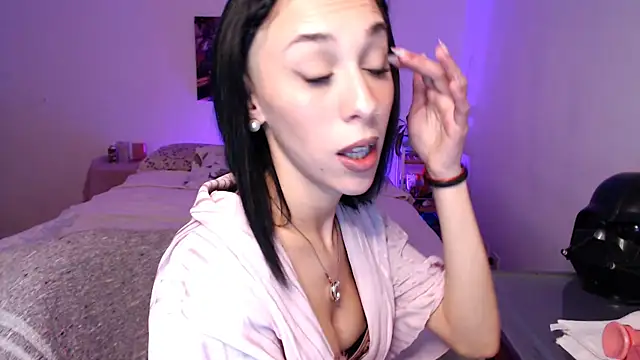 Sofia Amour online show from 8, 9, 2025