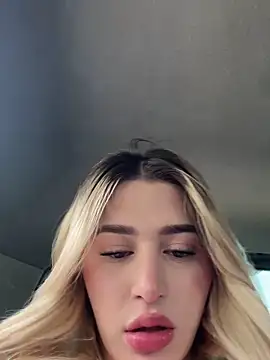 Snapshot of Mia_sofiia21 chatting on 25, 9, 2025 Mia sofiia21 online show from 25, 9, 2025