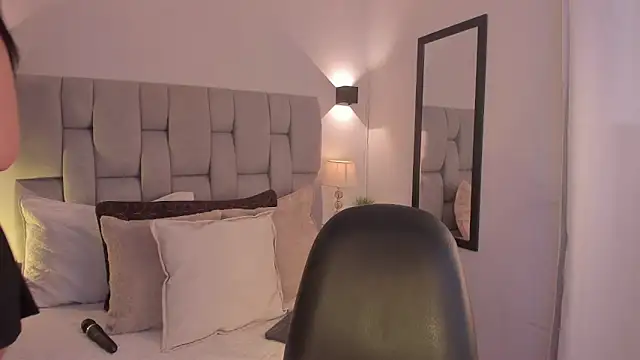 Seraphyne666 online show from 4, 4, 2026