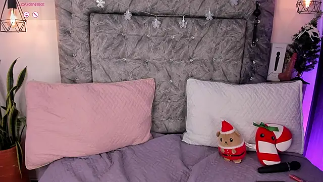 Seraphyne666 online show from 5, 12, 2025