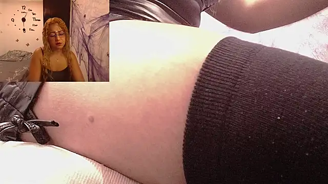 Snapshot of Skarleth_Diaz chatting on 2, 11, 2025 Skarleth Diaz online show from 2, 11, 2025