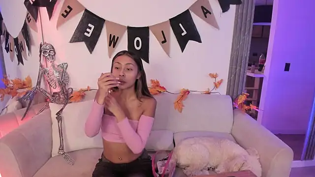 Snapshot of spicy_angels_ chatting on 12, 10, 2025 spicy angels online show from 12, 10, 2025