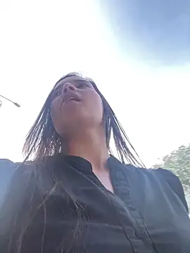 Mia jhoonson online show from 8, 11, 2025