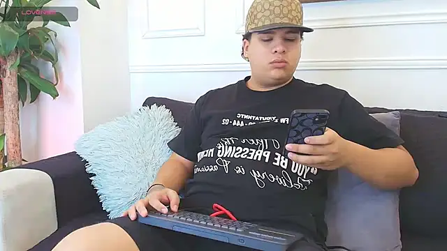 Snapshot of Naim_Bennetsex chatting on 1, 11, 2025 Naim Bennetsex online show from 1, 11, 2025