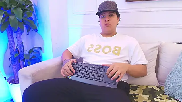 Snapshot of Naim_Bennetsex chatting on 21, 11, 2025 Naim Bennetsex online show from 21, 11, 2025