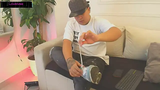 Snapshot of Naim_Bennetsex chatting on 25, 10, 2025 Naim Bennetsex online show from 25, 10, 2025