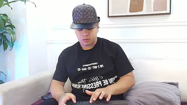 Snapshot of Naim_Bennetsex chatting on 8, 10, 2025 Naim Bennetsex online show from 8, 10, 2025