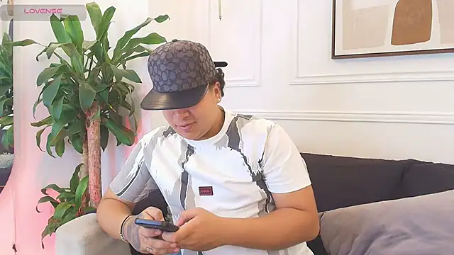 Snapshot of Naim_Bennetsex chatting on 28, 10, 2025 Naim Bennetsex online show from 28, 10, 2025