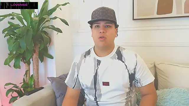 Snapshot of Naim_Bennetsex chatting on 24, 10, 2025 Naim Bennetsex online show from 24, 10, 2025