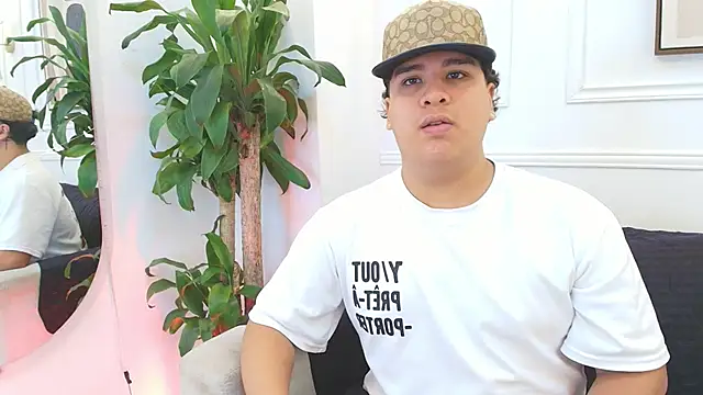 Snapshot of Naim_Bennetsex chatting on 14, 11, 2025 Naim Bennetsex online show from 14, 11, 2025