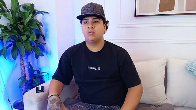 Snapshot of Naim_Bennetsex chatting on 4, 11, 2025 Naim Bennetsex online show from 4, 11, 2025