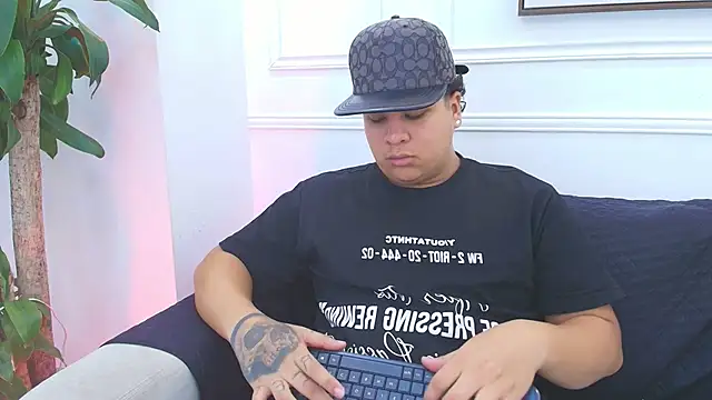 Snapshot of Naim_Bennetsex chatting on 30, 11, 2025 Naim Bennetsex online show from 30, 11, 2025