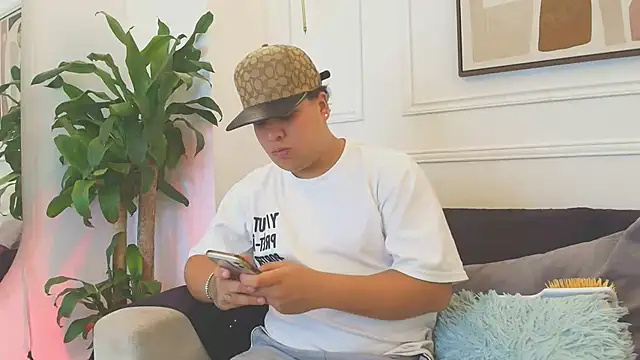 Snapshot of Naim_Bennetsex chatting on 26, 10, 2025 Naim Bennetsex online show from 26, 10, 2025