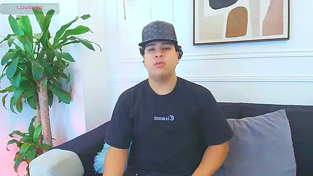 Snapshot of Naim_Bennetsex chatting on 27, 10, 2025 Naim Bennetsex online show from 27, 10, 2025