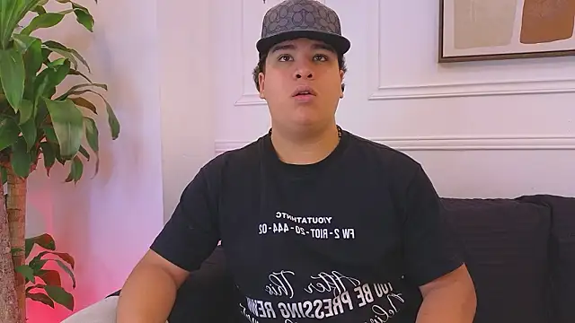 Naim Bennetsex online show from 9, 2, 2026