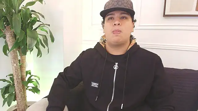 Naim Bennetsex online show from 2, 2, 2026