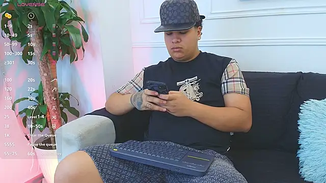 Snapshot of Naim_Bennetsex chatting on 25, 11, 2025 Naim Bennetsex online show from 25, 11, 2025