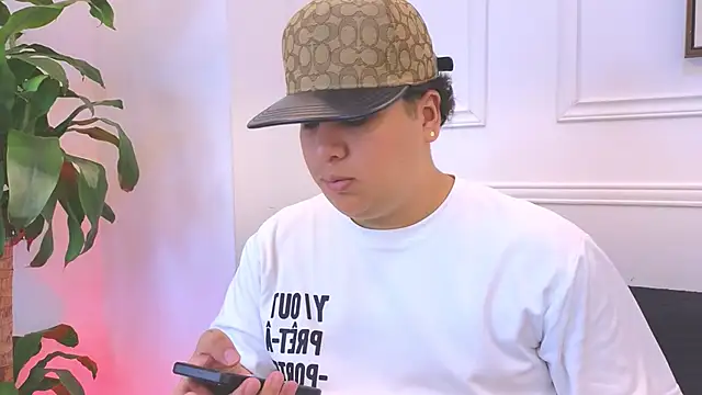 Naim Bennetsex online show from 5, 2, 2026