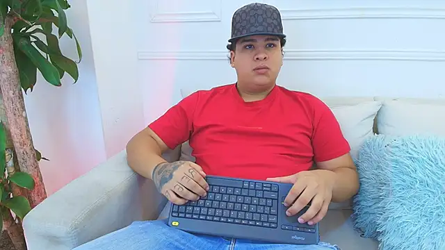 Snapshot of Naim_Bennetsex chatting on 22, 11, 2025 Naim Bennetsex online show from 22, 11, 2025