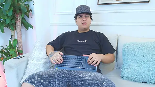 Snapshot of Naim_Bennetsex chatting on 12, 11, 2025 Naim Bennetsex online show from 12, 11, 2025