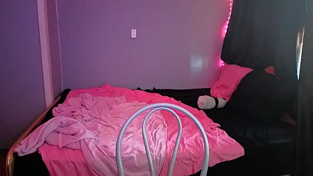 Elieiza xo online show from 19, 4, 2026