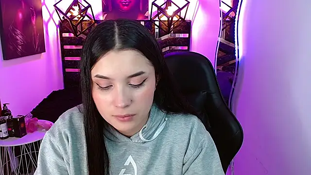 Natalie loffreda online show from 4, 6, 2026