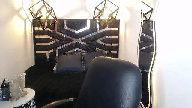 Natalie loffreda online show from 31, 3, 2026