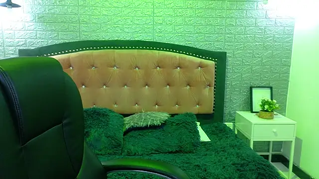 Natalie loffreda online show from 21, 10, 2025