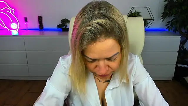 Anna Snows online show from 25, 11, 2025